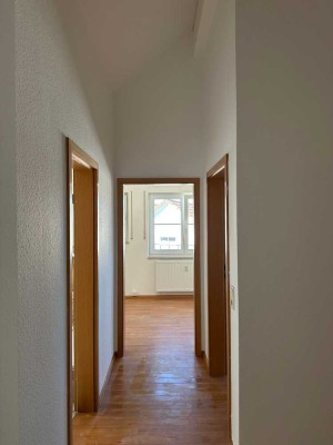 Geschmackvolle 2-5 bis 3-Raum-Dachgeschosswohnung mit 86,34 qm in Lörrach