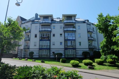 Schicke 2 1/2 Zimmer-Wohnung, unweit der berühmten "Lichtentaler-Allee".