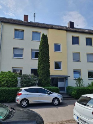Von privat: Gut geschnittene 3-Zimmer-Wohnung (Hochparterre) mit Balkon im grünen Duisburger Süden
