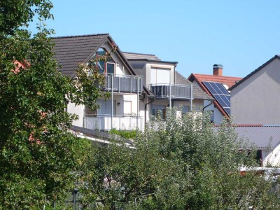 Helle, gepflegte 3 Zimmerwohnung mit Carport und Balkon