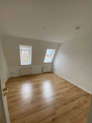 Sehr helle 2-Raum Wohnung mit großem Balkon in Zeuthen