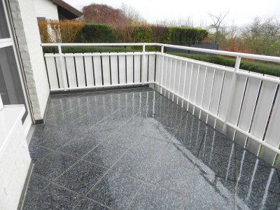DER SOMMER GEHÖRT IHNEN - 3-ZIMMER-MAISONETTEWOHNUNG MIT SONNIGEM SÜD-BALKON!!!