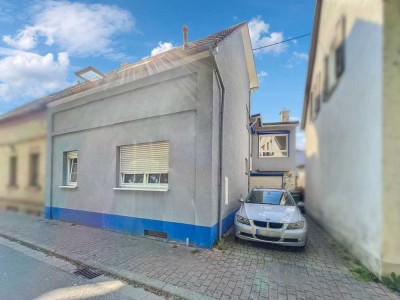 PREISSENKUNG: Einfamilienhaus mit außergewöhnlichem Grundriss in ruhiger Lage