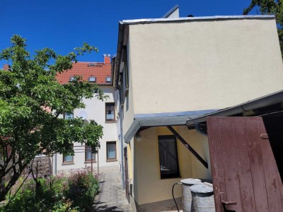 Charmantes Einfamilienhaus mit Einliegerwohnung und idyllischem Garten!