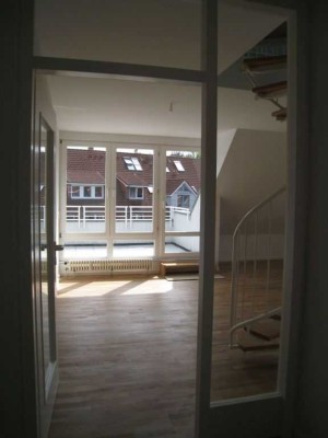 Bildschöne 3-Zimmer-Maisonette-Wohnung mit gehobener Innenausstattung mit EBK in Hannover