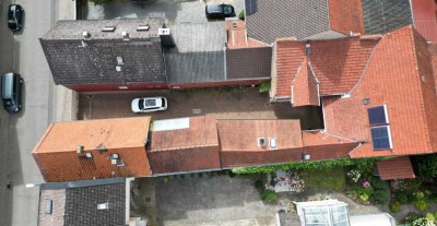 Alte Hofreite mit Innenhof, 3 Wohnungen & XL-Scheune ...