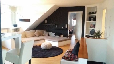 Modernisierte 3-Raum-DG-Wohnung mit Loggia in in ruhiger Lage Köln-Holweide