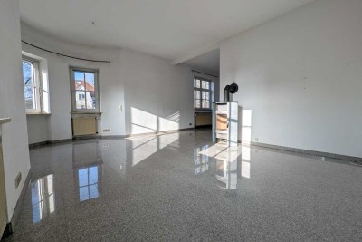 Moderne 3-Zimmer-Wohnung mit Schwedenofen, zwei Balkonen, Garage sowie Garten!