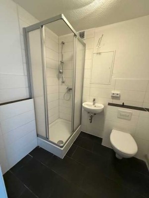 Modernisierte Wohnanlage sucht Mieter! TOP 2-Zi.-Wohnung mit Wintergarten!