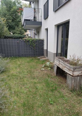 Moderne 2-Zimmer-Erdgeschosswohnung mit Terrasse und Garten