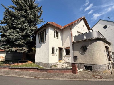 **Sanierungsbedürftiges Wohnhaus mit Nebengebäude im Ortskern von Freigericht-Somborn**