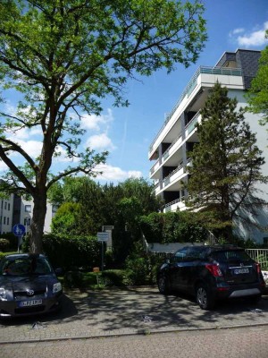 2 ZIMMER - SONNIGER BALKON - GRÜNLAGE - ZENTRUM - REGIOBAHN