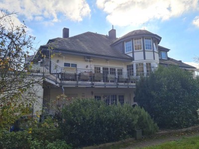 Tolle helle Wohung mit Charme und sehr großer Terrasse