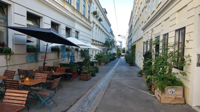Ein Stück Ruhe mitten im lebendigen 7. Bezirk – wohnen mit Garten im Biedermeierensemble