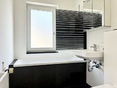 Modern sanierte DG-Wohnung mit EBK + Stellplatz in Reichenbrand mieten