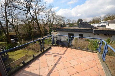 Helle, freundliche Galerie- Wohnung mit herrlicher Sonnenterrasse in ruhiger, gesuchter Lage