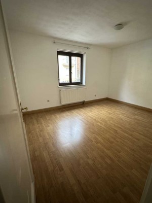 3-Zimmer-Wohnung in Bad Cannstatt / Kurpark –ideal für 2er-WG-