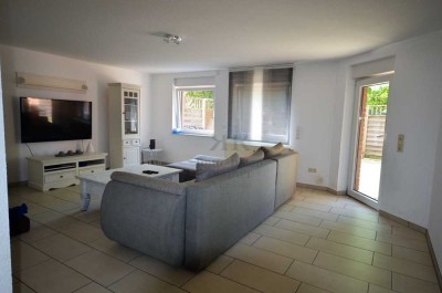 Schicke 2-Zimmer-Wohnung mit eigener Terrasse und Stellplatz!
