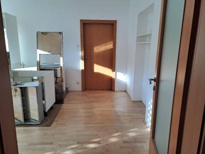 Linz Brucknerstraße 33 - generalsanierte 2-Zimmerwohnung, 47 m2 WNFL und neue Küche!