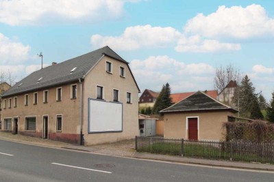 Zweifamilienhaus mit Gewerbeeinheit  im Erdgeschoß in Mohorn mit viel Potential