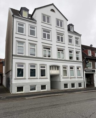 Renovierte 2-Zi-Wohnung (inkl. neue EBK) mit ruhigem Balkon, zentral in Kiel