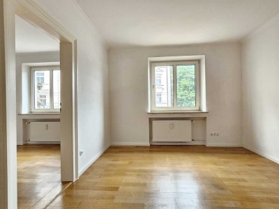 Charmante Altbauwohnung direkt am Rosenheimer Platz