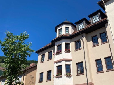 Stilvolle 5-Zi.-Wohnung mit ausgebautem Spitzboden zum Verlieben!