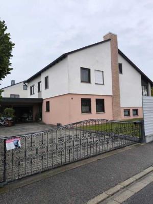 Großzügiges Einfamilienhaus mit Garten und Saunablockhaus