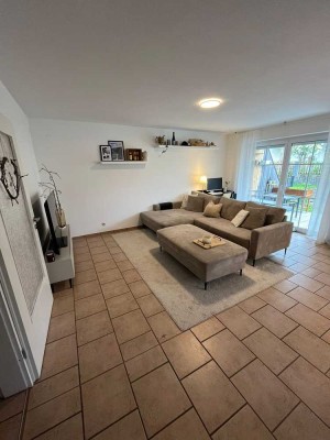 2,5 Zimmer Erdgeschoß in Doppelhaushälfte, Sonnenterrasse, kl.Garten, + Hobbyraum  zusätzliches Büro