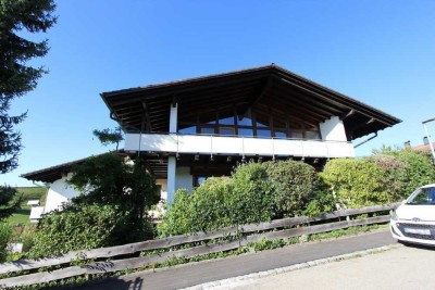 Große Maisonette Wohnung mit 2 Balkonen, Terrasse und Bergsicht