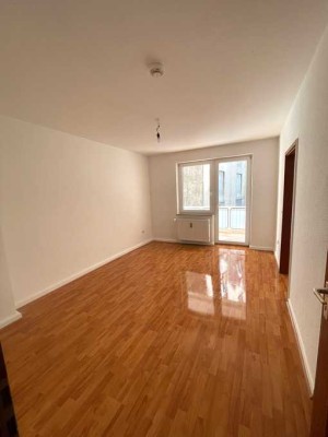 Top 2-Zimmer-EG-Wohnung, frisch gestrichen!