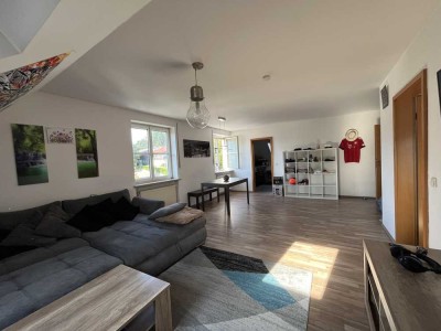 Freundliche und gepflegte 2-Raum-DG-Wohnung in Bayerbach bei Ergoldsbach