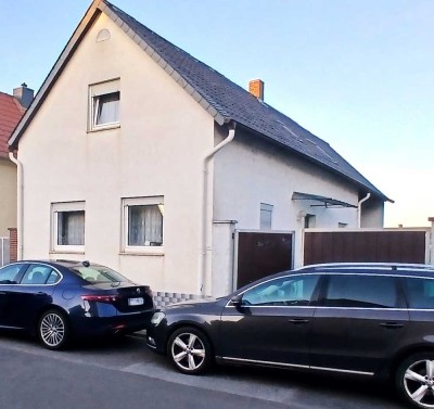 Fußgönheim  # Freistehendes Einfamilienhaus mit Hof-u. Gartengrundstück #