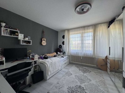 Katip I Top gepflegte, helle 3-ZKB mit Aufzug – attraktive Lage in Königsbrunn & mit viel Potenzial