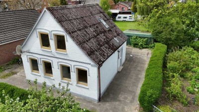 Handwerker aufgepasst!
Süßes Haus mit großem Garten und vielen Möglichkeiten!