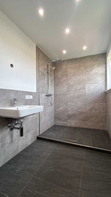 2,5-Zimmer-Wohnung mit überdachten Balkon in Südausrichtung inkl. Stellplatz+Keller