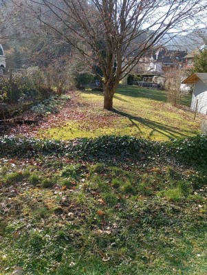 Freistehendes Einfamilienhaus mit großem Garten