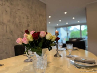 Ein Traum - riesig groß und kernsaniert
Einfamilienhaus mit viel Platz 
ruhig und stadtnah gelegen