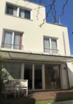 Geräumiges 5-Zimmer Haus in Stuttgart-Zuffenhausen