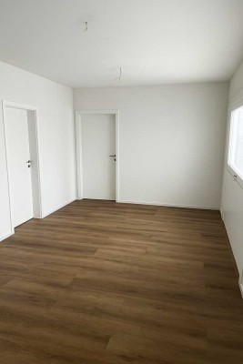Frisch renovierte 4-Zimmer Wohnung mit Balkon [VAC-12920]