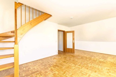 **2 ZKB Maisonettewohnung mit Balkon**! Energetisch saniertes Haus! *PROVISIONSFREI*