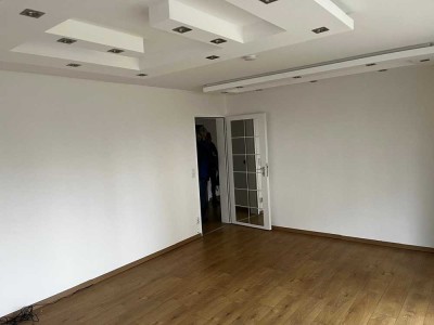 3-Raum-EG-Wohnung mit Balkon und EBK in Fürstenfeldbruck