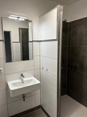 Geschmackvolle 2-Zimmer-DG-Wohnung in Krefeld-Traar