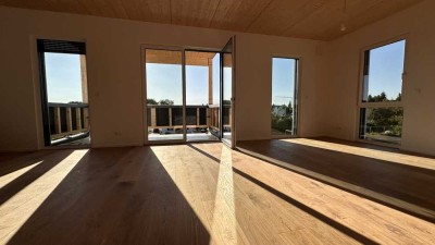 BIOBAU |  KfW 40 EE | Exklusive DG-Wohnung mit Terrasse & Panoramablick +++