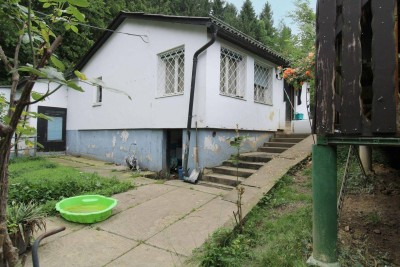 Drei abbruchreife Bestandsgebäude auf schönem Grund in erhöhter Lage, Eggersdorf