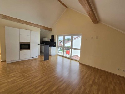 Großzügige und helle DG Wohnung mit 3,5 Zimmer in Siegelsbach zu vermieten