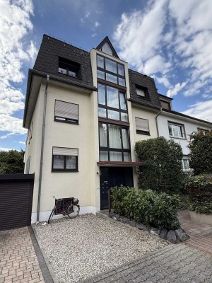 Stilvolle 4-Raum-Maisonette-Wohnung mit gehobener Innenausstattung mit EBK in Nordend-West