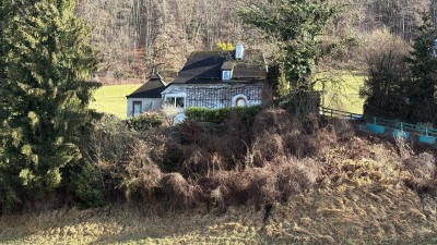 Entzückende kleine Villa im Cottage Stil - Traumlage ! Nachricht