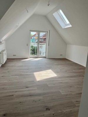 Geschmackvolle, modernisierte 3,5-Zimmer-Maisonette-Wohnung mit geh. Innenausstattung mit Balkon