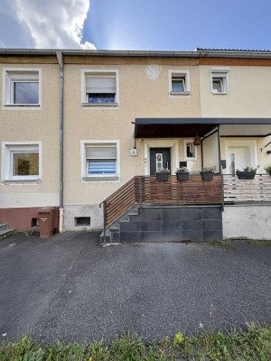 Einmalige Gelegenheit - Saniertes Reihenmittelhaus in Strietwald mit Garage